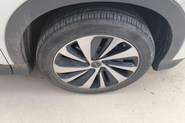 Used BYD Song PLUS New Energy 2024 HONOR Edition DM-i 71km Luxury Model Right Front Wheel Hub