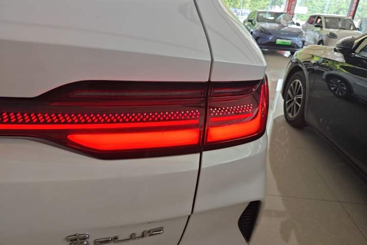 Used BYD Song PLUS New Energy 2024 Honor Edition EV 605km Flagship PLUS Right Rear Taillight