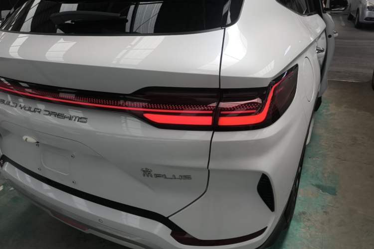 Used BYD Song PLUS New Energy 2024 HONOR Edition DM-i 110km Flagship PLUS Right Rear Taillight