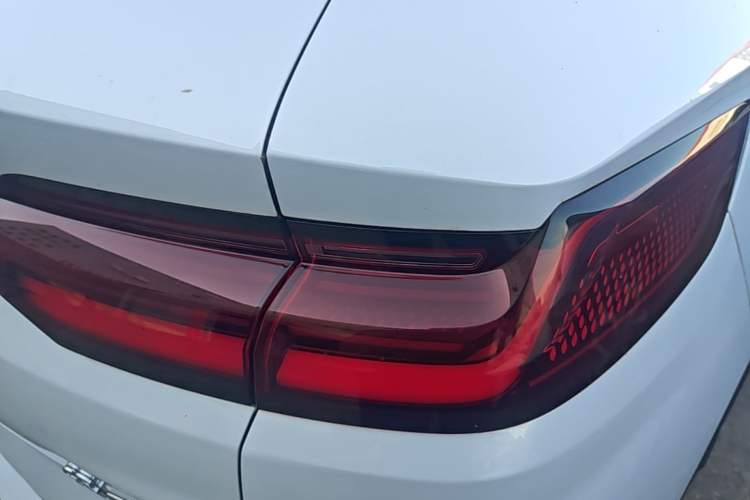 Used BYD Song PLUS New Energy 2024 HONOR Edition DM-i 110km Flagship Model Right Rear Taillight