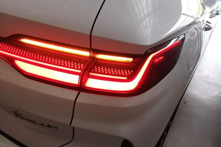 Used BYD Song PLUS New Energy 2024 Honor Edition EV 520km Luxury Model Right Rear Taillight