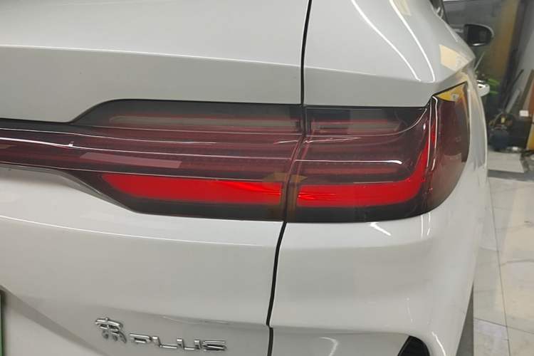 Used BYD Song PLUS New Energy 2024 Honor Edition EV 520km Luxury Model Right Rear Taillight