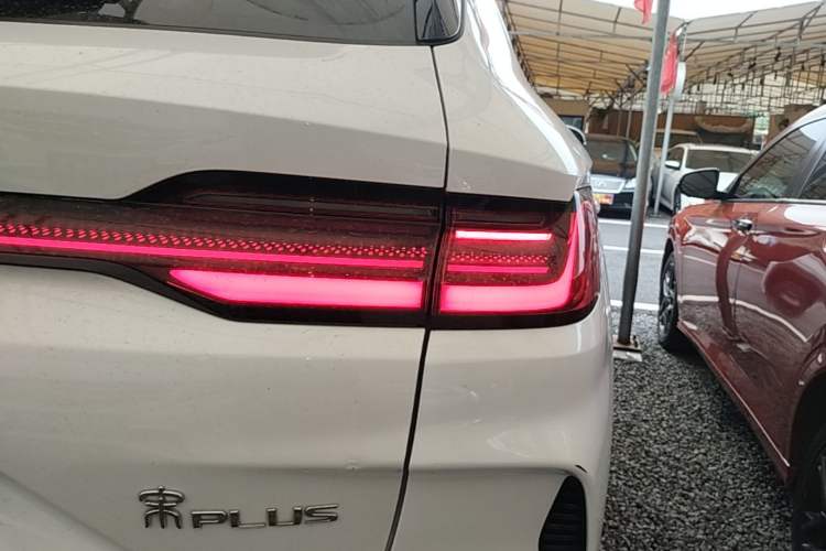 Used BYD Song PLUS New Energy 2024 Honor Edition EV 520km Luxury Model Right Rear Taillight