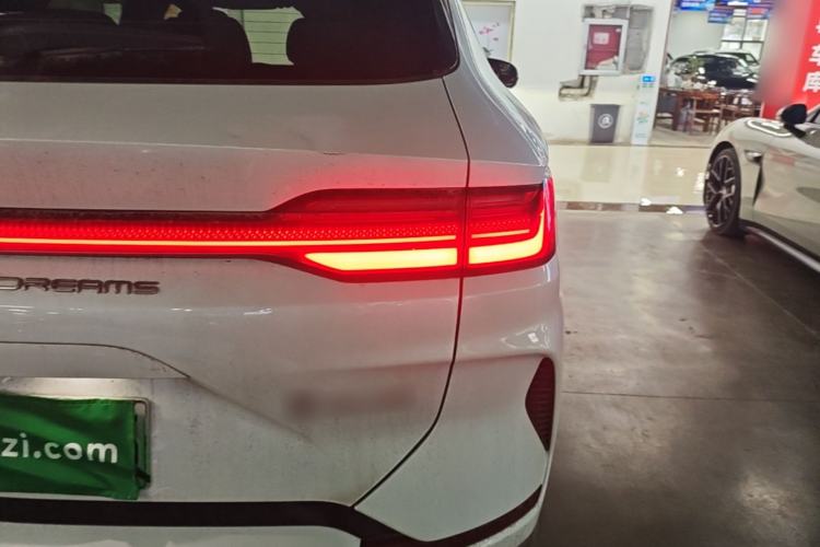 Used BYD Song PLUS New Energy 2024 Honor Edition EV 520km Premium Model Right Rear Taillight
