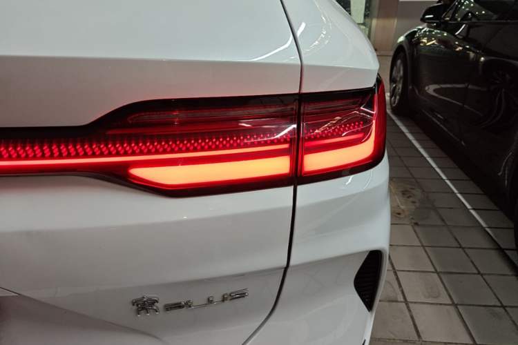 Used BYD Song PLUS New Energy 2024 Honor Edition EV 520km Premium Model Right Rear Taillight