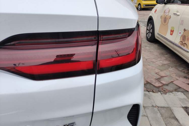 Used BYD Song PLUS New Energy 2024 HONOR Edition DM-i 110km Flagship PLUS Right Rear Taillight