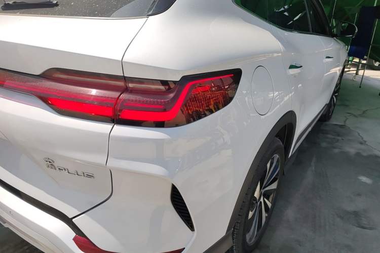 Used BYD Song PLUS New Energy 2024 HONOR Edition DM-i 110km Flagship Model Right Rear Taillight