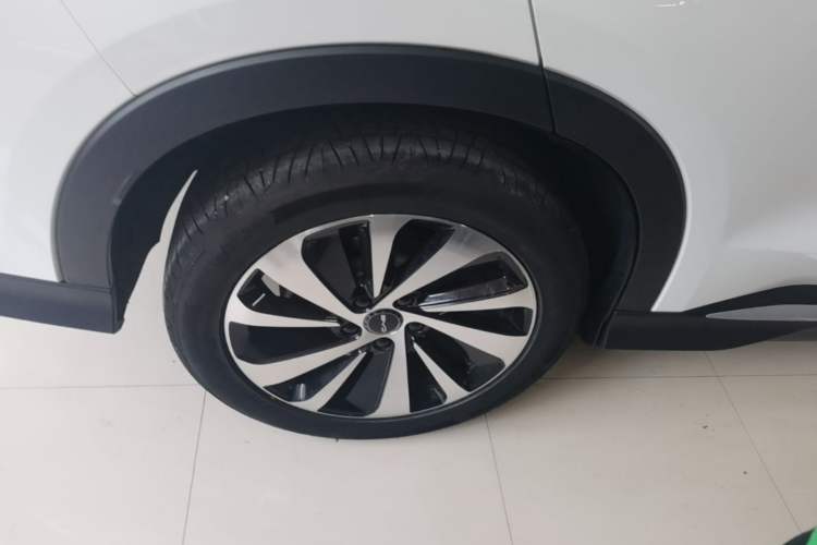 Used BYD Song PLUS New Energy 2024 HONOR Edition DM-i 150km Flagship PLUS Right Rear Wheel Hub