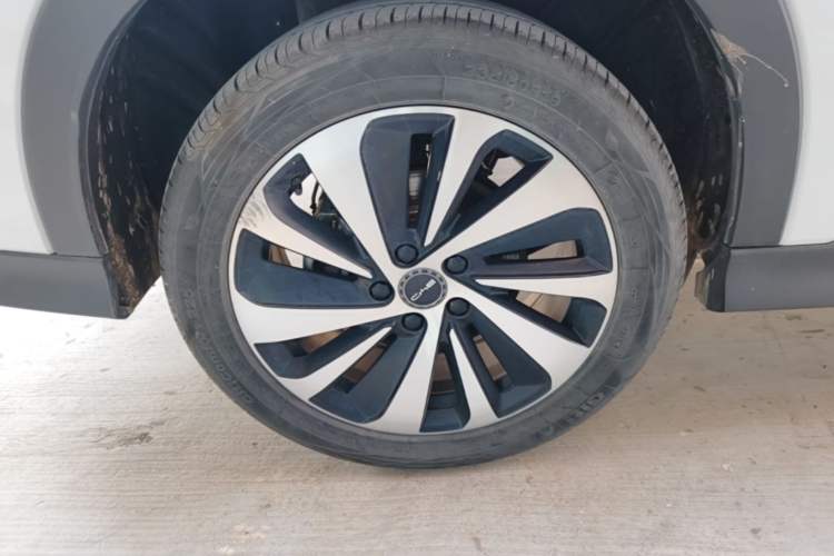 Used BYD Song PLUS New Energy 2024 HONOR Edition DM-i 150km Flagship PLUS Right Rear Wheel Hub