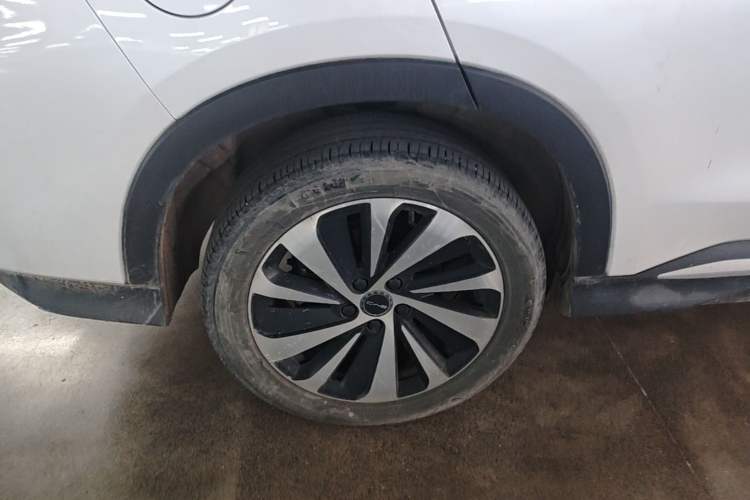 Used BYD Song PLUS New Energy 2024 Honor Edition EV 520km Premium Model Right Rear Wheel Hub