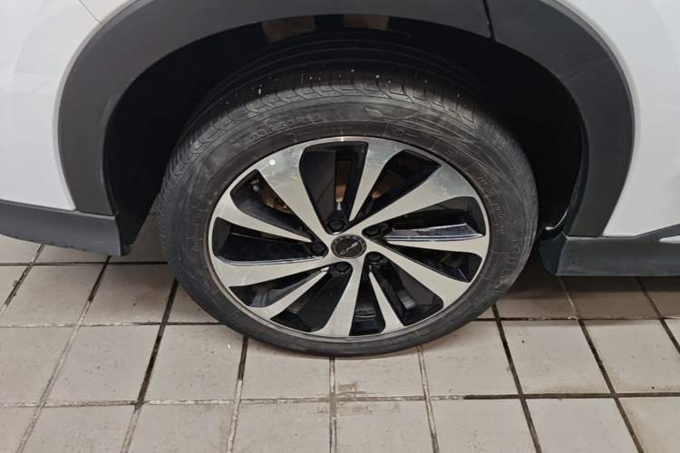 Used BYD Song PLUS New Energy 2024 Honor Edition EV 520km Premium Model Right Rear Wheel Hub