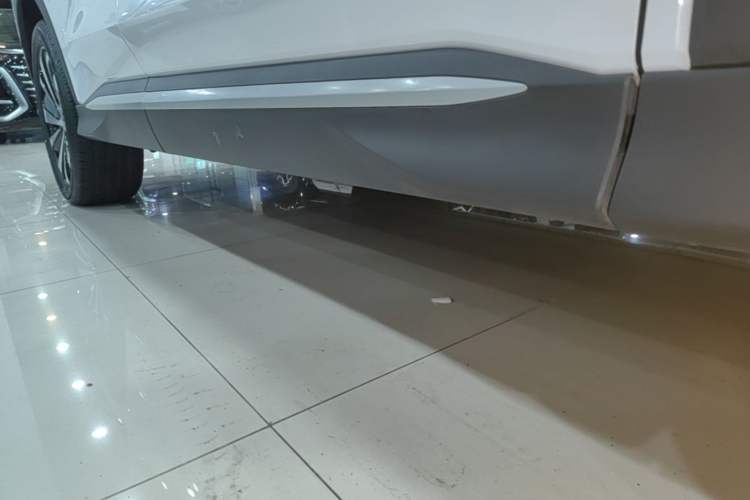 Used BYD Song PLUS New Energy 2024 Honor Edition EV 520km Premium Model Right Side Sill