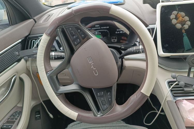 Used BYD Song PLUS New Energy 2024 Honor Edition EV 520km Luxury Model Steering Wheel