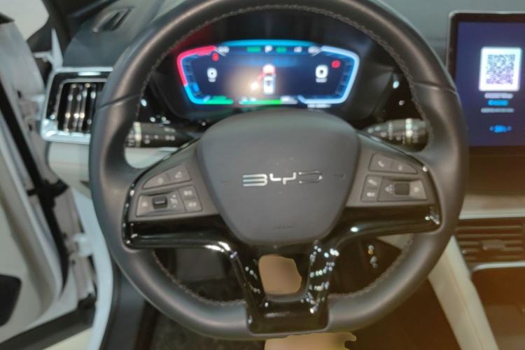Used BYD Song PLUS New Energy 2024 Honor Edition EV 520km Premium Model Steering Wheel