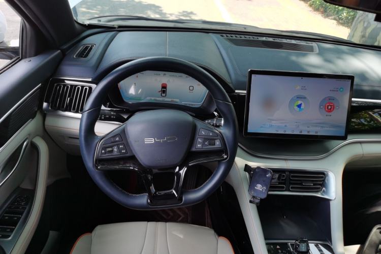 Used BYD Song PLUS New Energy 2024 Honor Edition EV 520km Luxury Model Steering Wheel