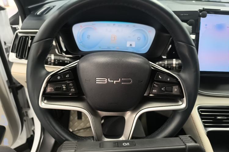 Used BYD Song PLUS New Energy 2024 HONOR Edition DM-i 110km Flagship PLUS Steering Wheel