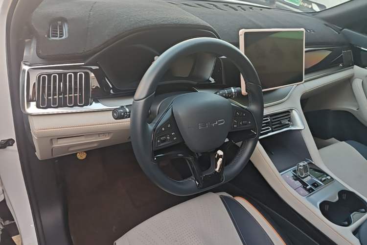 Used BYD Song PLUS New Energy 2024 HONOR Edition DM-i 110km Flagship Model Steering Wheel