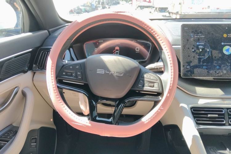 Used BYD Song PLUS New Energy 2024 Honor Edition EV 520km Premium Model Steering Wheel