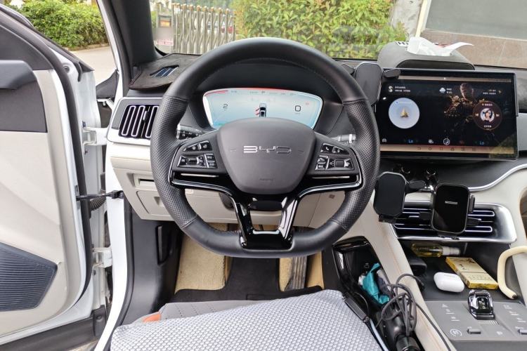Used BYD Song PLUS New Energy 2024 Honor Edition EV 520km Premium Model Steering Wheel