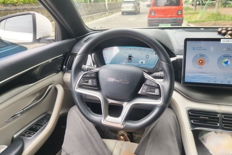 Used BYD Song PLUS New Energy 2024 HONOR Edition DM-i 150km Flagship PLUS Steering Wheel