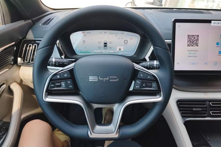 Used BYD Song PLUS New Energy 2024 HONOR Edition DM-i 150km Flagship PLUS Steering Wheel