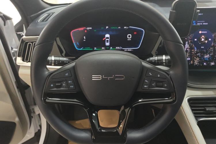 Used BYD Song PLUS New Energy 2024 HONOR Edition DM-i 71km Luxury Model Steering Wheel