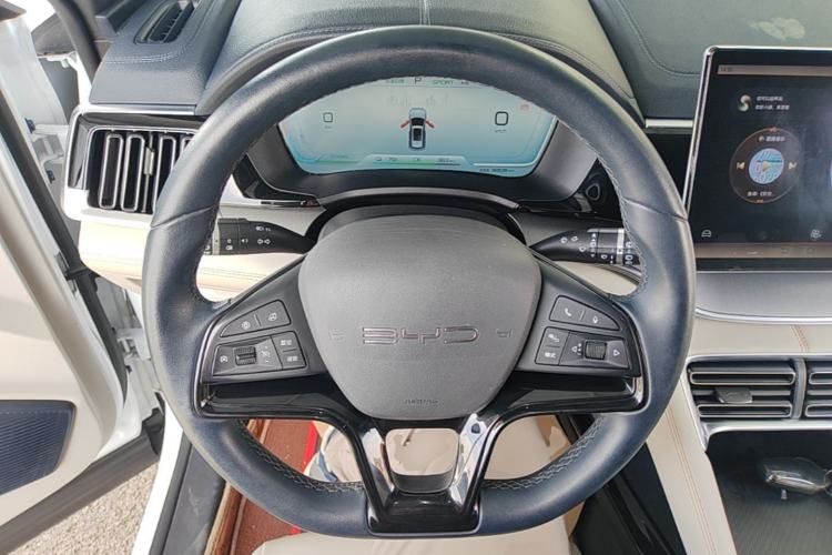 Used BYD Song PLUS New Energy 2024 Honor Edition EV 520km Premium Model Steering Wheel