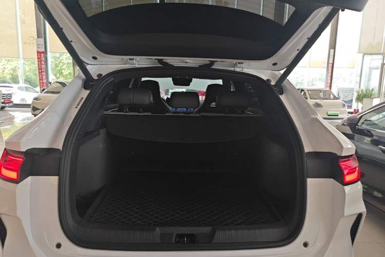 Used BYD Song PLUS New Energy 2024 Honor Edition EV 605km Flagship PLUS Trunk