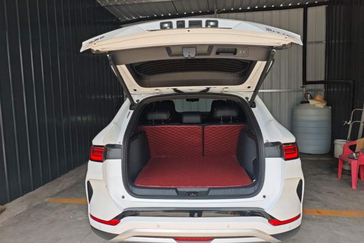 Used BYD Song PLUS New Energy 2024 Honor Edition EV 520km Premium Model Trunk