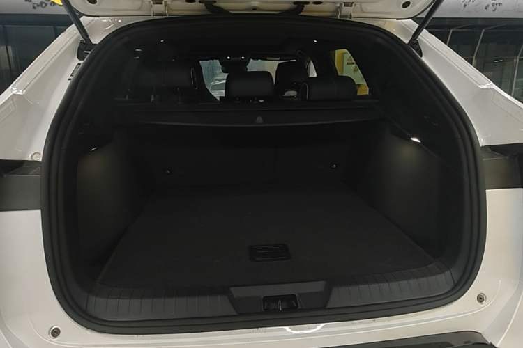 Used BYD Song PLUS New Energy 2024 Honor Edition EV 520km Luxury Model Trunk