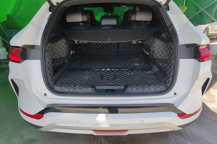 Used BYD Song PLUS New Energy 2024 HONOR Edition DM-i 110km Flagship Model Trunk