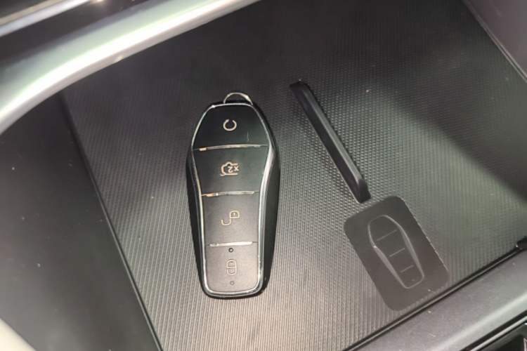 Used BYD Song PLUS New Energy 2024 Honor Edition EV 520km Luxury Model Vehicle Key