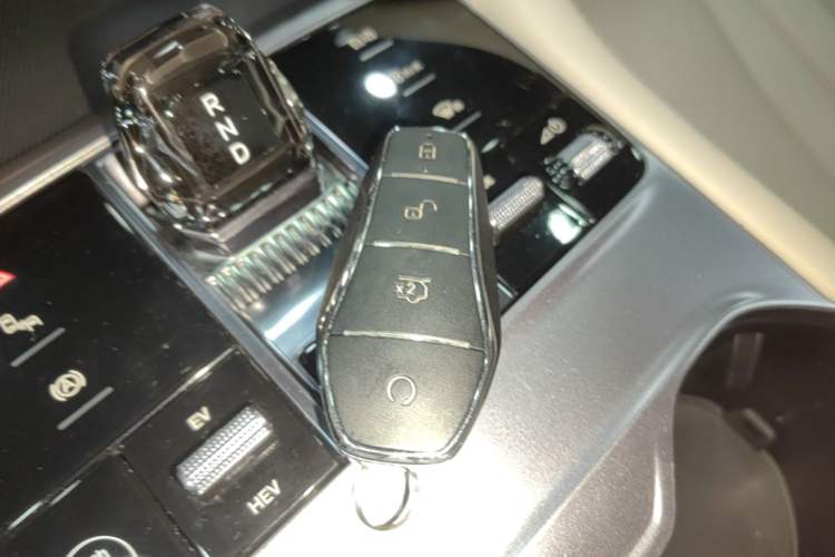 Used BYD Song PLUS New Energy 2024 HONOR Edition DM-i 150km Flagship PLUS Vehicle Key