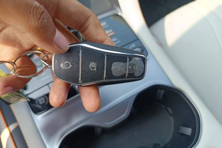 Used BYD Song PLUS New Energy 2024 Honor Edition EV 520km Luxury Model Vehicle Key