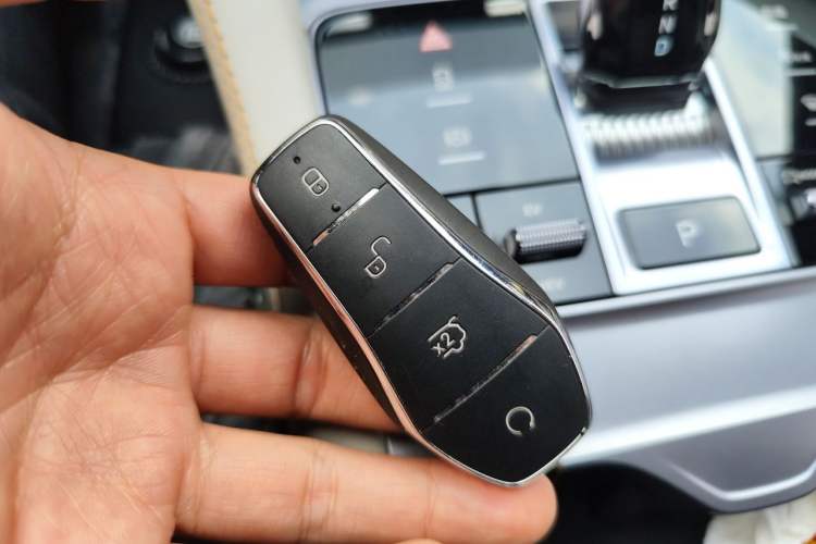 Used BYD Song PLUS New Energy 2024 HONOR Edition DM-i 110km Flagship Model Vehicle Key