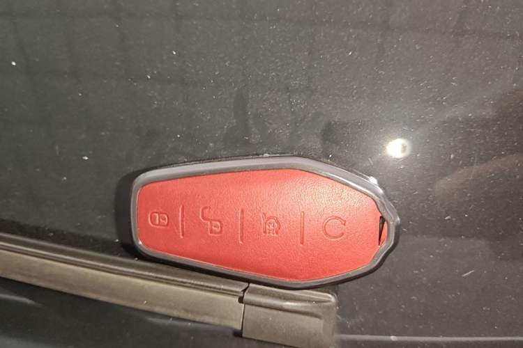 Used BYD Song PLUS New Energy 2024 HONOR Edition DM-i 110km Flagship PLUS Vehicle Key