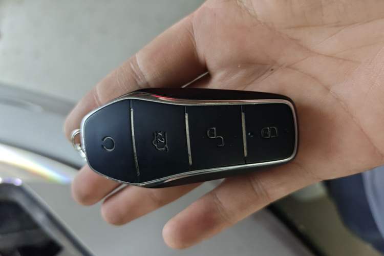Used BYD Song PLUS New Energy 2024 HONOR Edition DM-i 110km Flagship PLUS Vehicle Key
