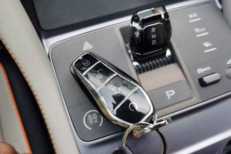 Used BYD Song PLUS New Energy 2024 HONOR Edition DM-i 110km Flagship PLUS Vehicle Key