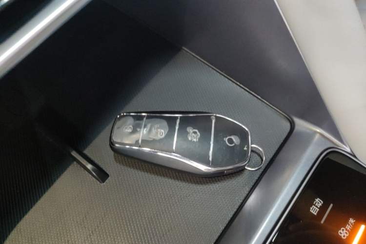 Used BYD Song PLUS New Energy 2024 Honor Edition EV 520km Luxury Model Vehicle Key