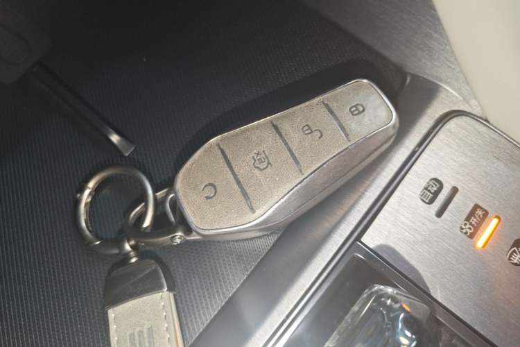 Used BYD Song PLUS New Energy 2024 HONOR Edition DM-i 110km Flagship Model Vehicle Key
