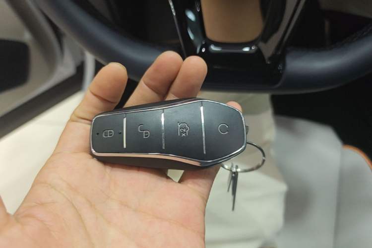 Used BYD Song PLUS New Energy 2024 HONOR Edition DM-i 71km Luxury Model Vehicle Key