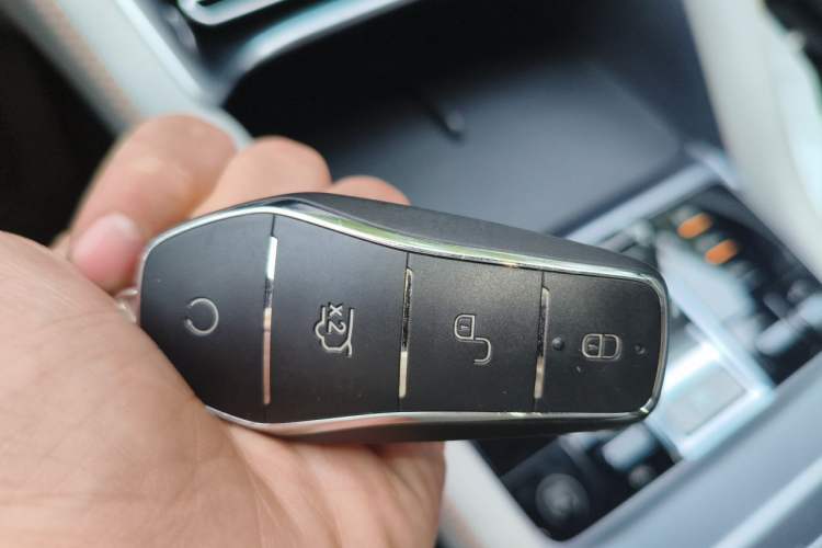 Used BYD Song PLUS New Energy 2024 HONOR Edition DM-i 71km Luxury Model Vehicle Key
