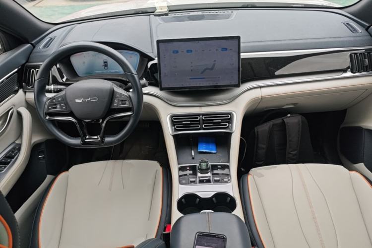 Used BYD Song PLUS New Energy 2024 HONOR Edition DM-i 110km Flagship Model Center Console