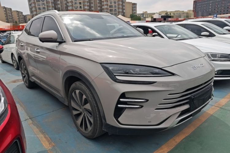 Used BYD Song PLUS New Energy 2024 HONOR Edition DM-i 110km Flagship Model Front Right 45 Deg