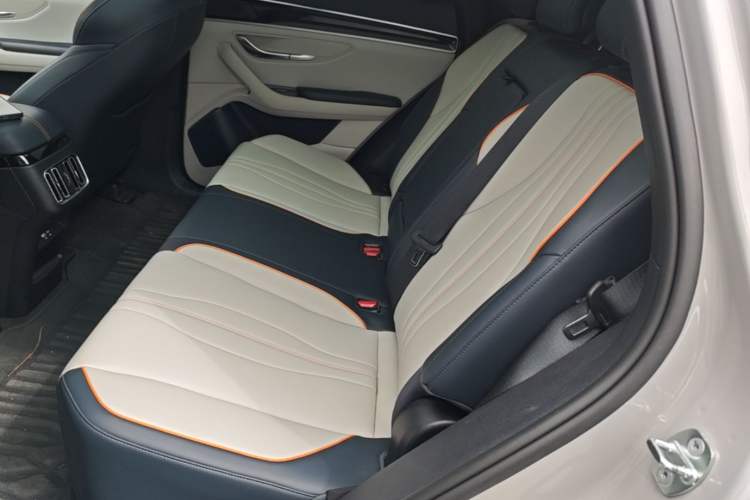 Used BYD Song PLUS New Energy 2024 HONOR Edition DM-i 110km Flagship Model Left Rear Seat
