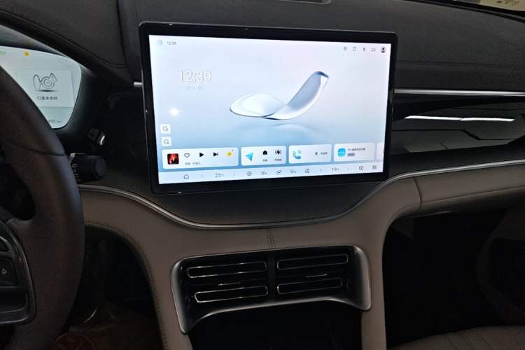 Used BYD Song PLUS New Energy 2025 DM-i 112KM Prestige Model Audio And AC Panel
