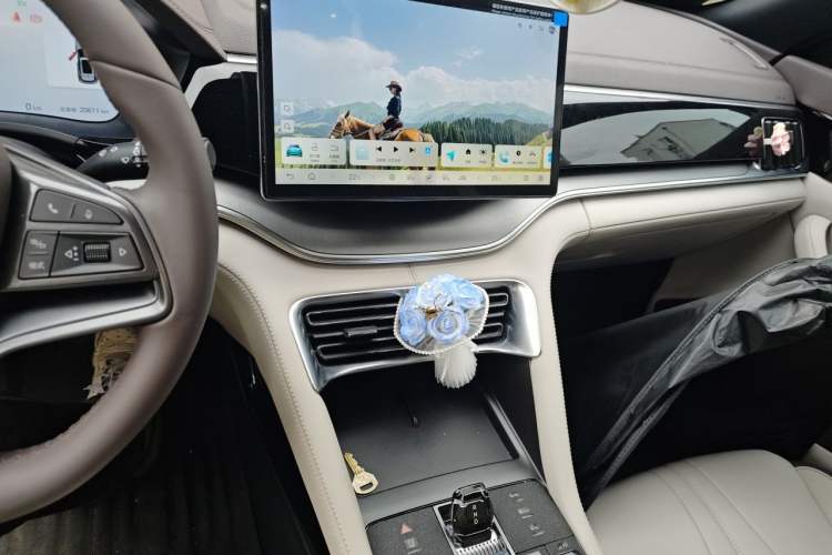 Used BYD Song PLUS New Energy 2025 DM-i 112KM Prestige Model Audio And AC Panel