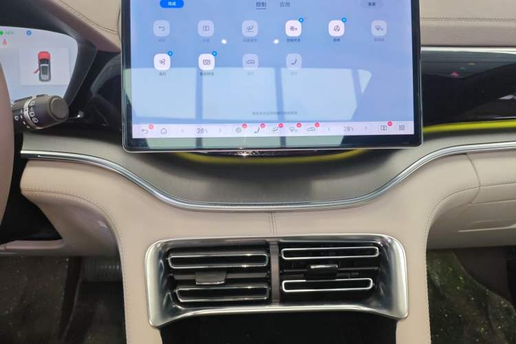 Used BYD Song PLUS New Energy 2025 DM-i 112KM Prestige Model Audio And AC Panel