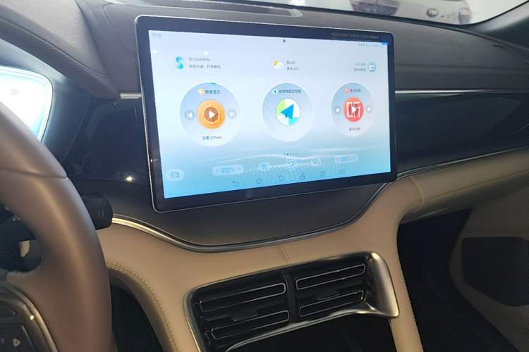 Used BYD Song PLUS New Energy 2025 DM-i 75KM Luxury Model Audio And AC Panel