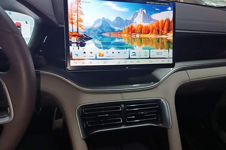 Used BYD Song PLUS New Energy 2025 DM-i 112KM Prestige Model Audio And AC Panel